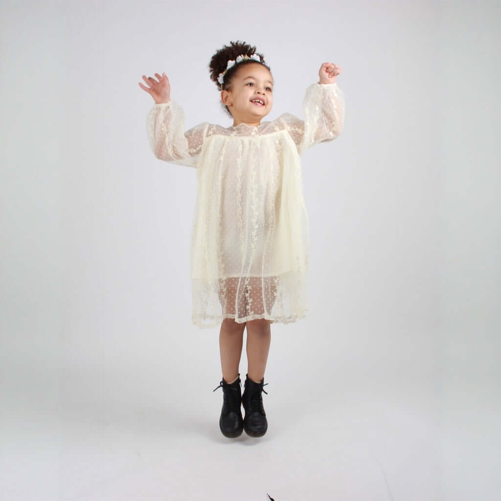 Robe bohème dentelle de cérémonie crème manches longues