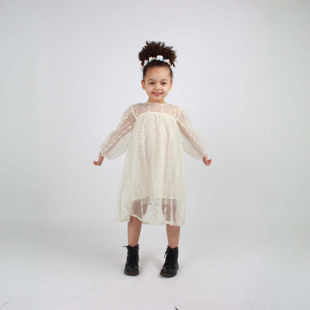 Robe bohème dentelle de cérémonie crème manches longues