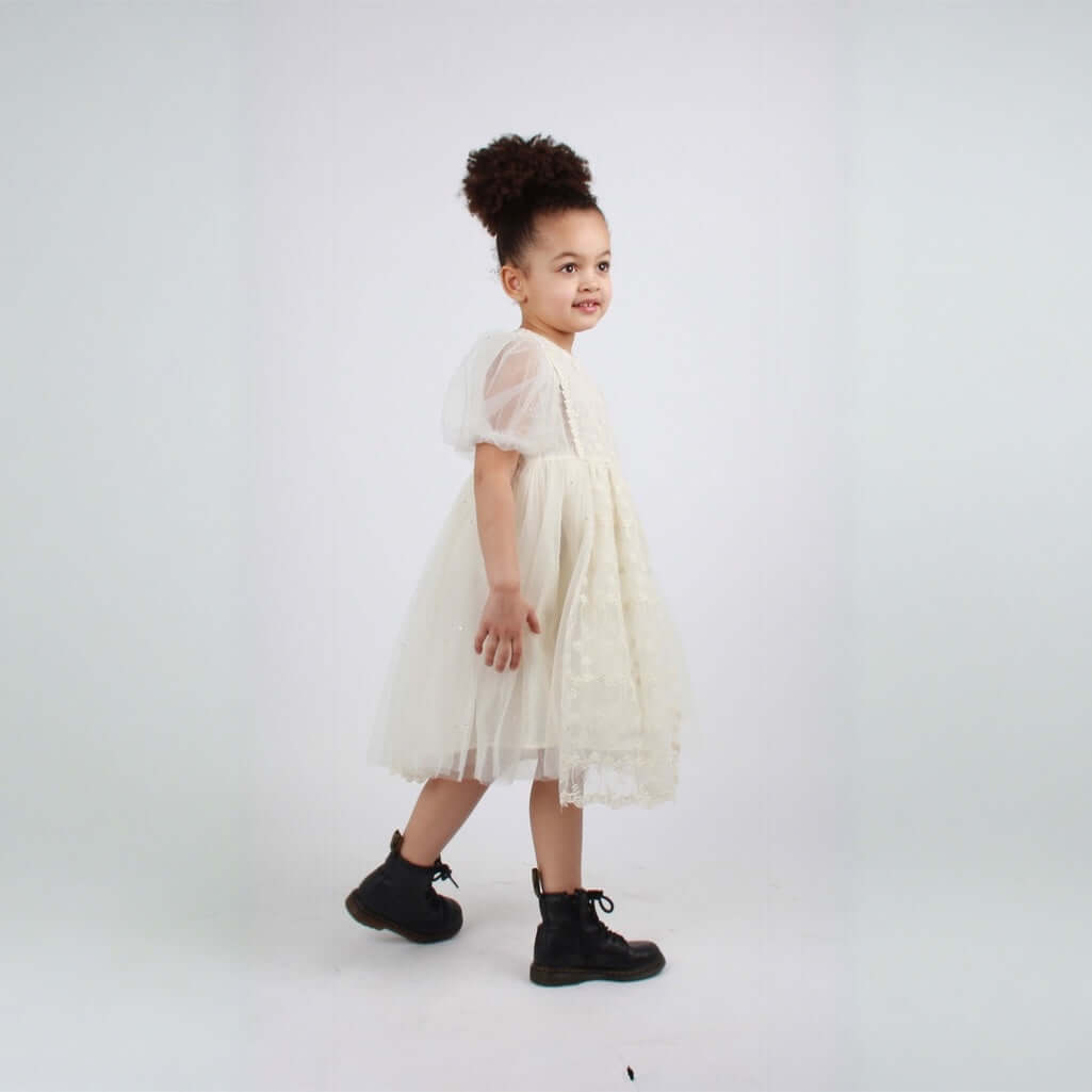 Robe bohème en dentelle manches courtes transparentes de cérémonie crème